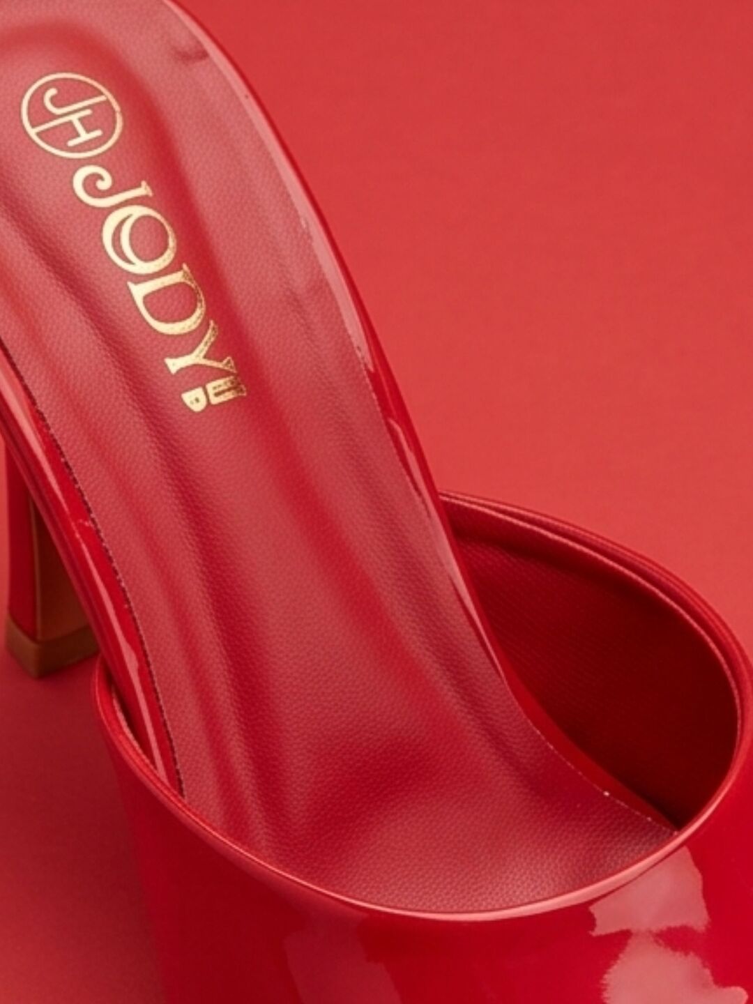 Maven Heels