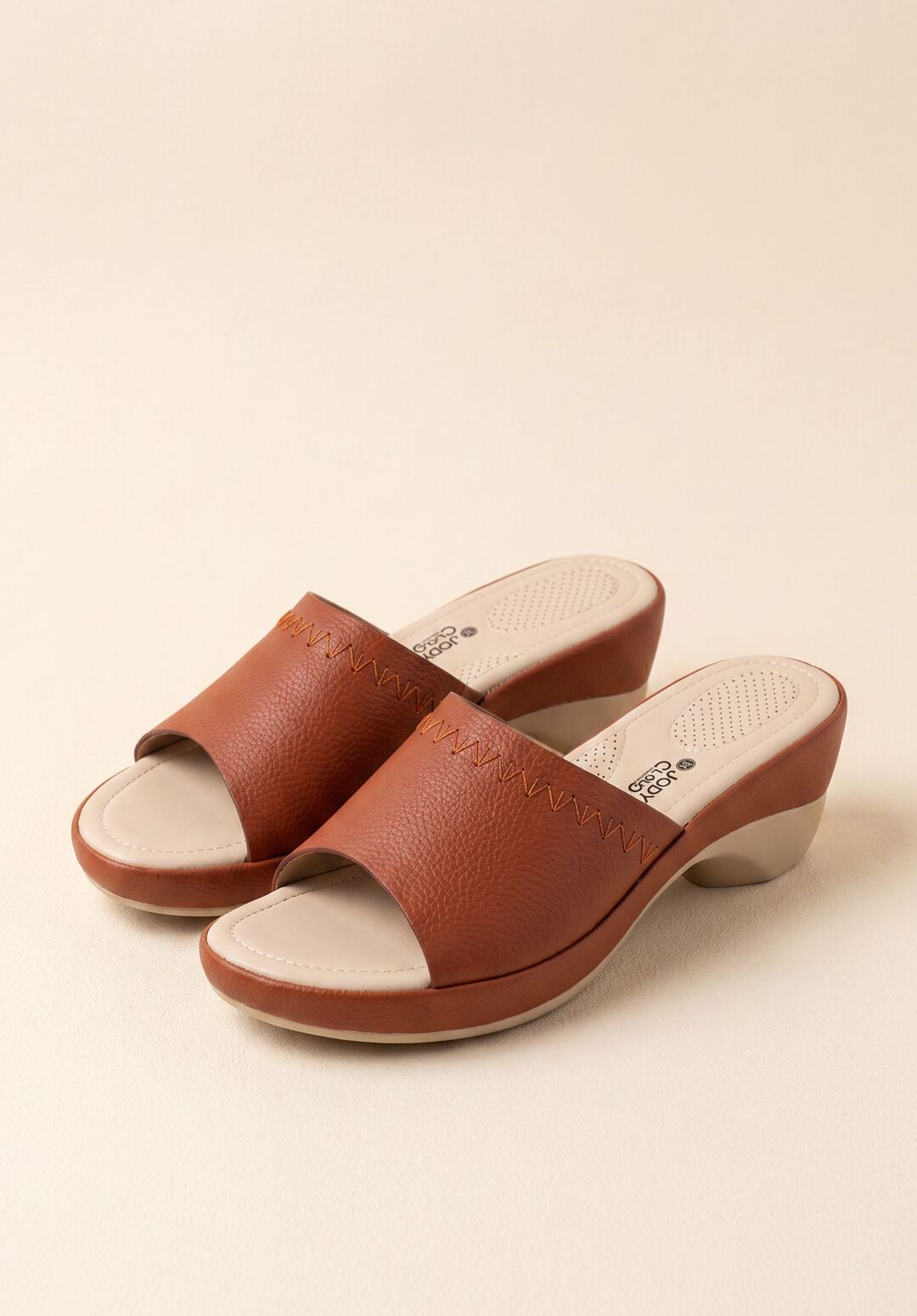 Avery Sandal