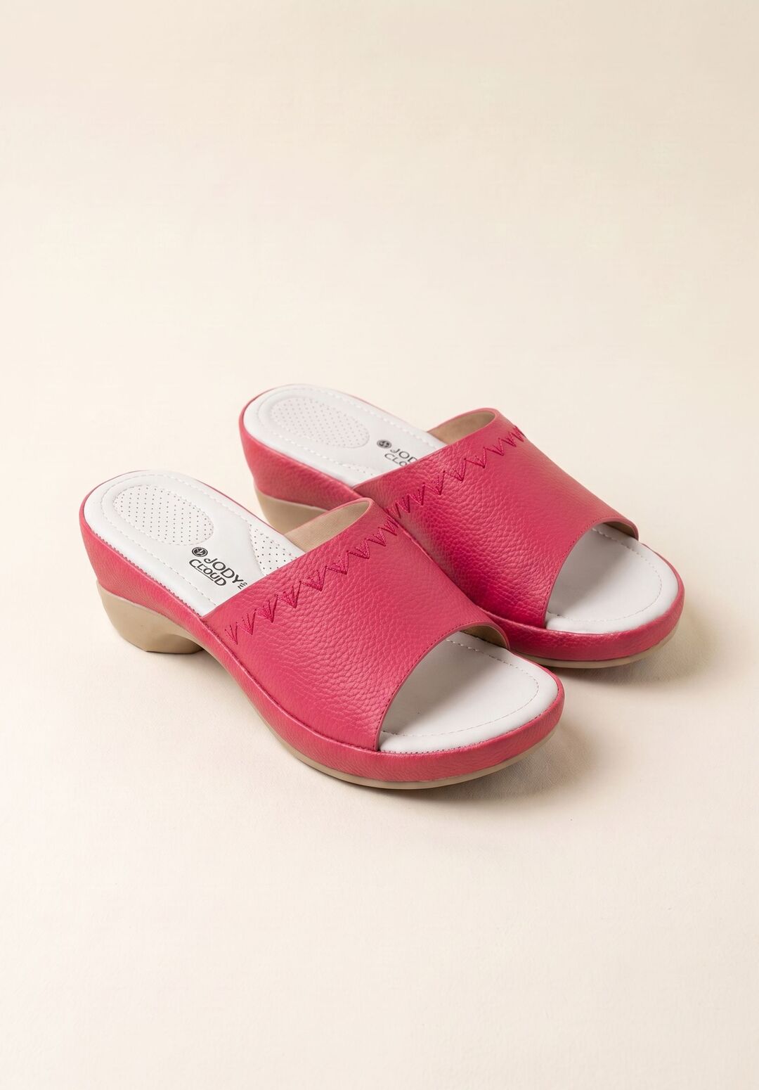Avery Sandal