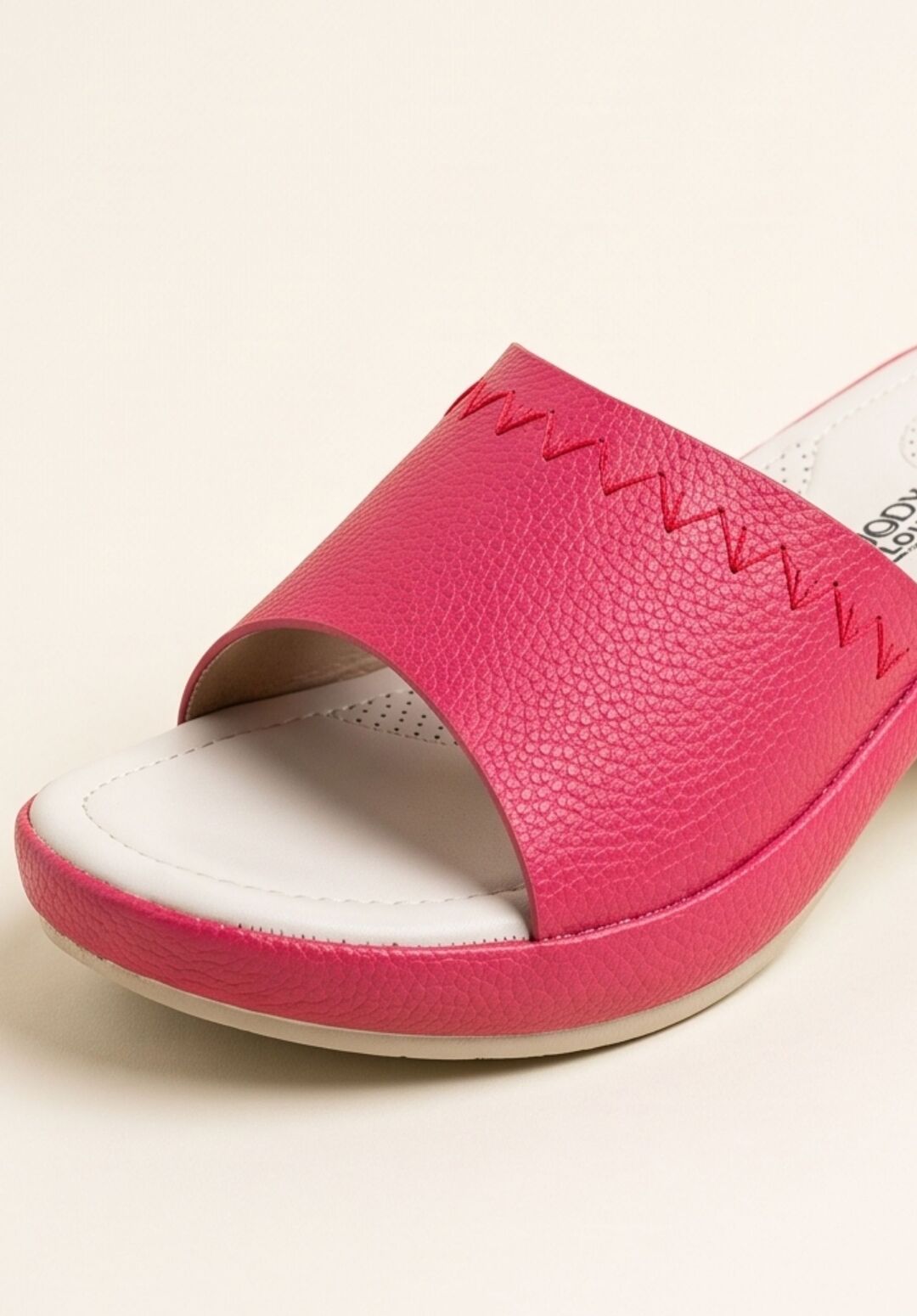 Avery Sandal