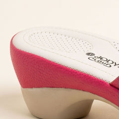 Avery Sandal