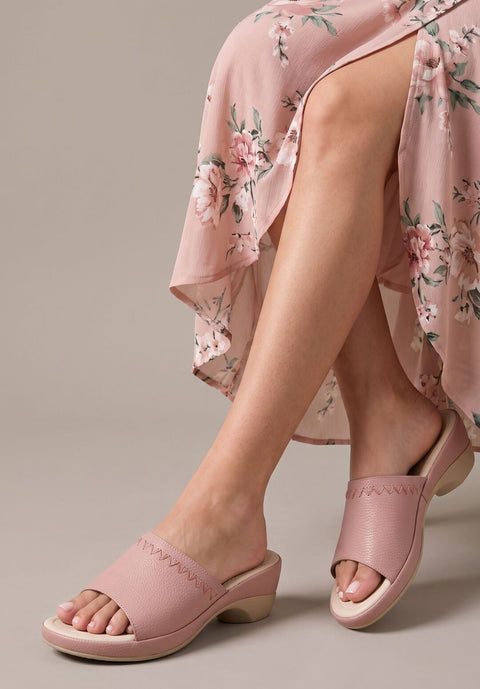 Avery Sandal