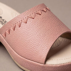 Avery Sandal