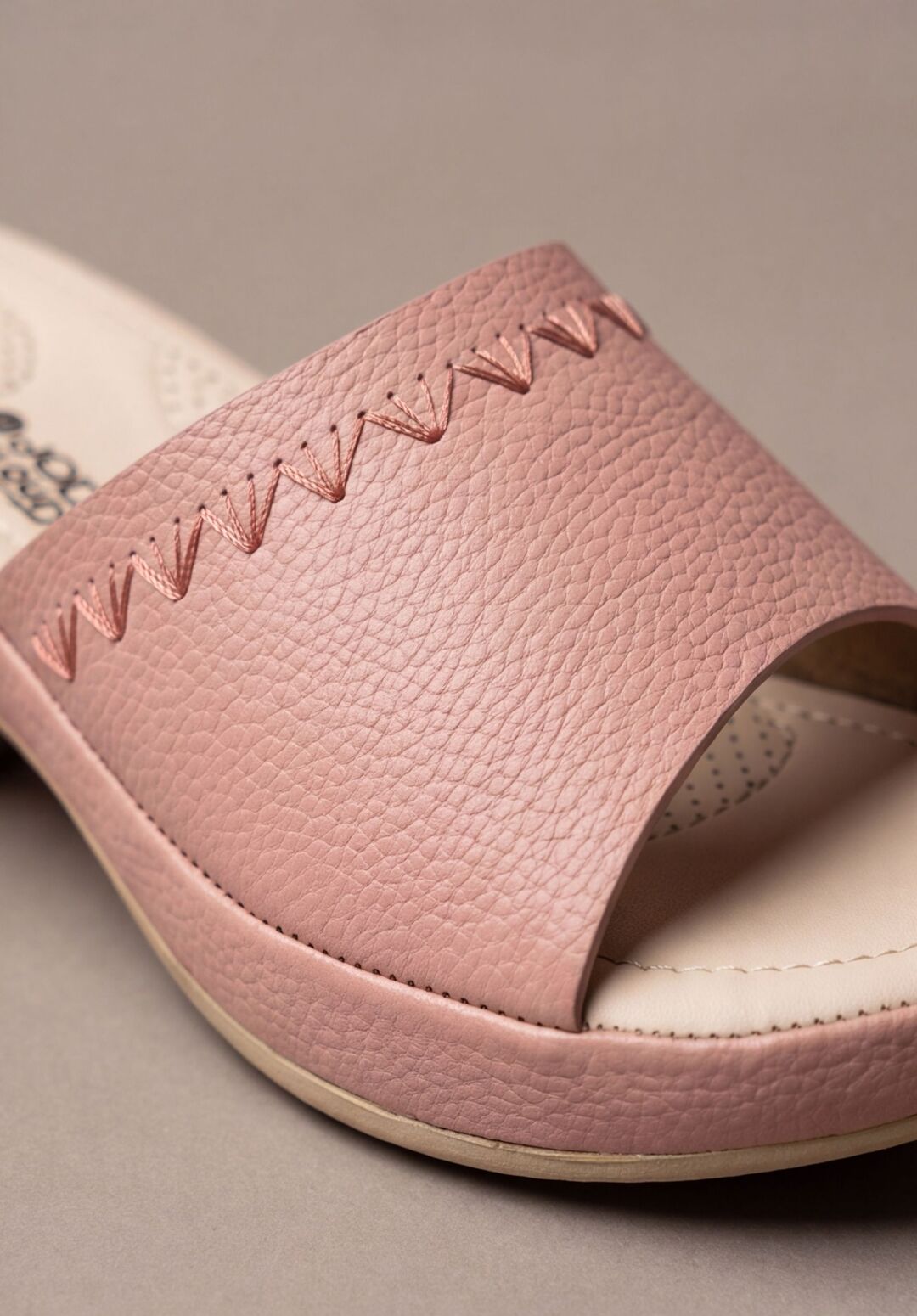 Avery Sandal