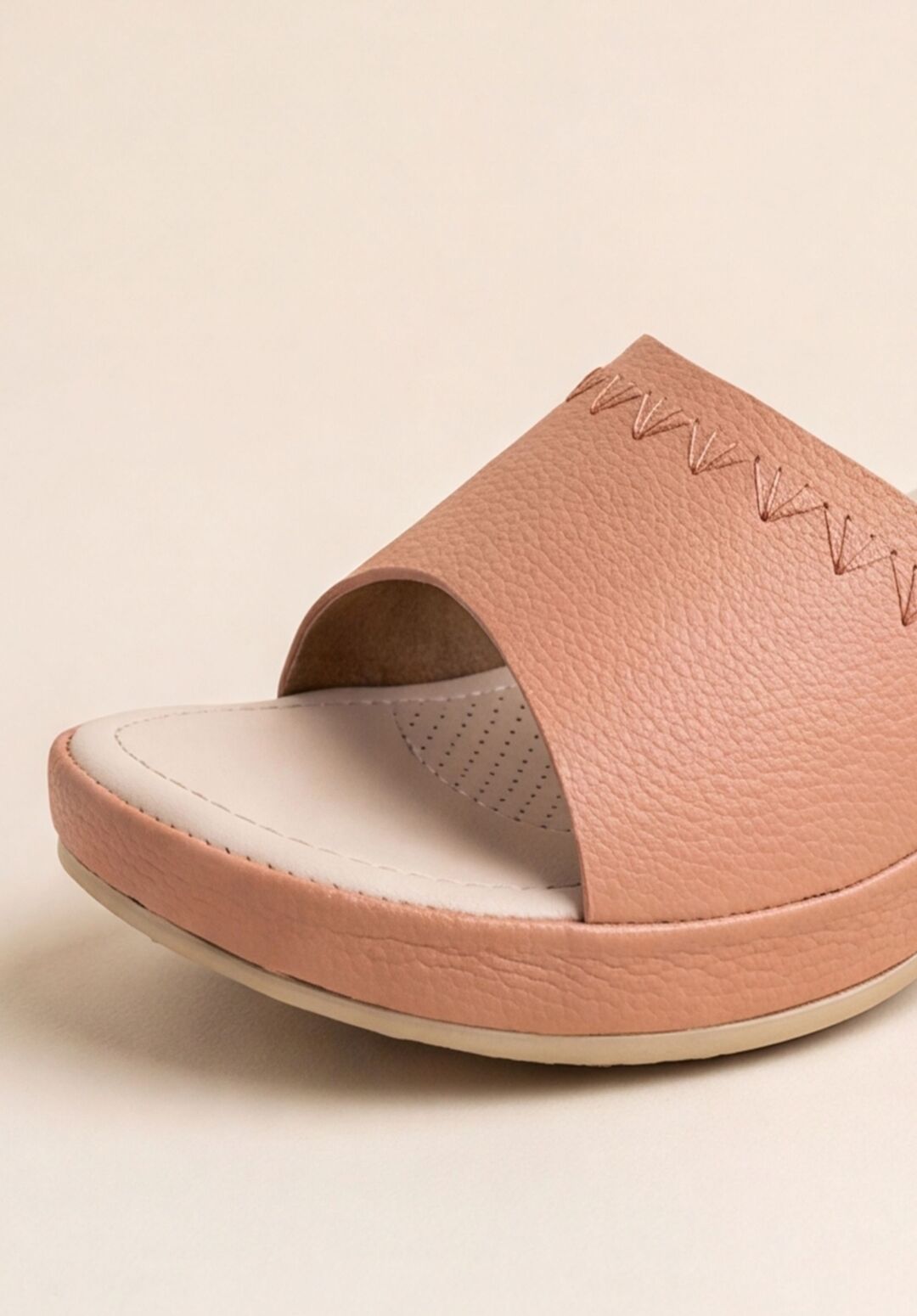 Avery Sandal