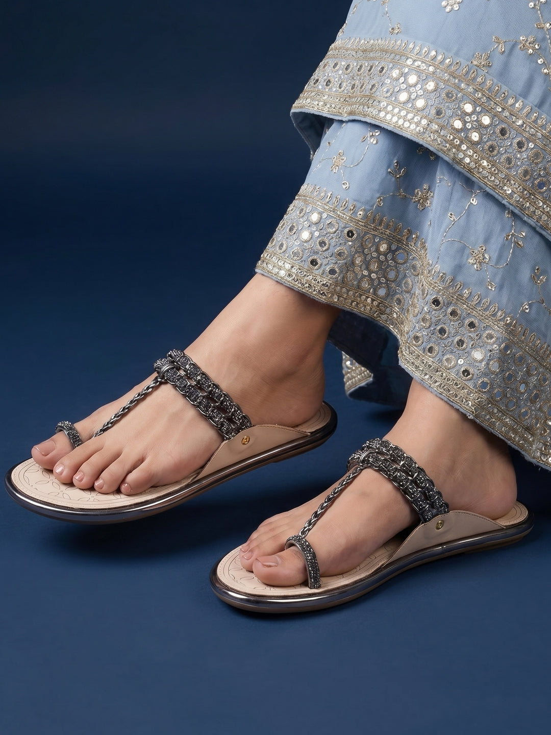 Aarna Flats