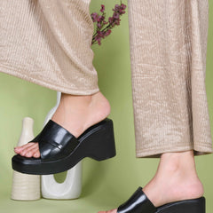 Layla Wedges
