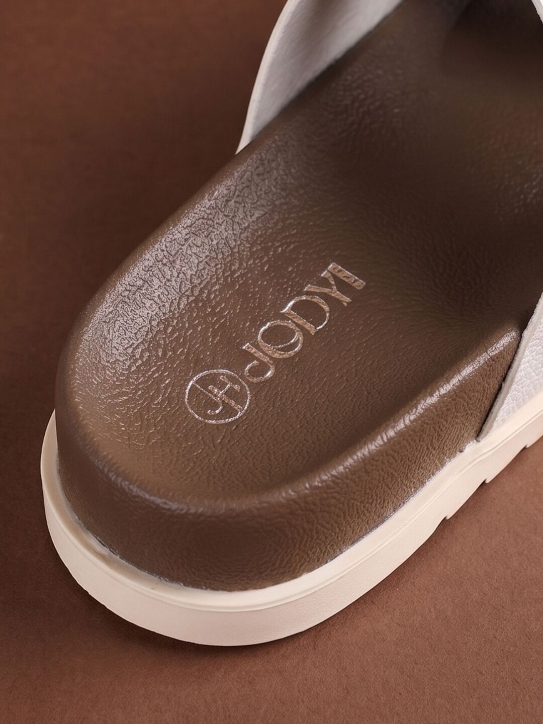 Loren Flats