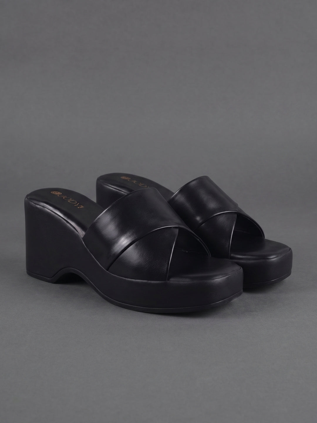 Layla Wedges