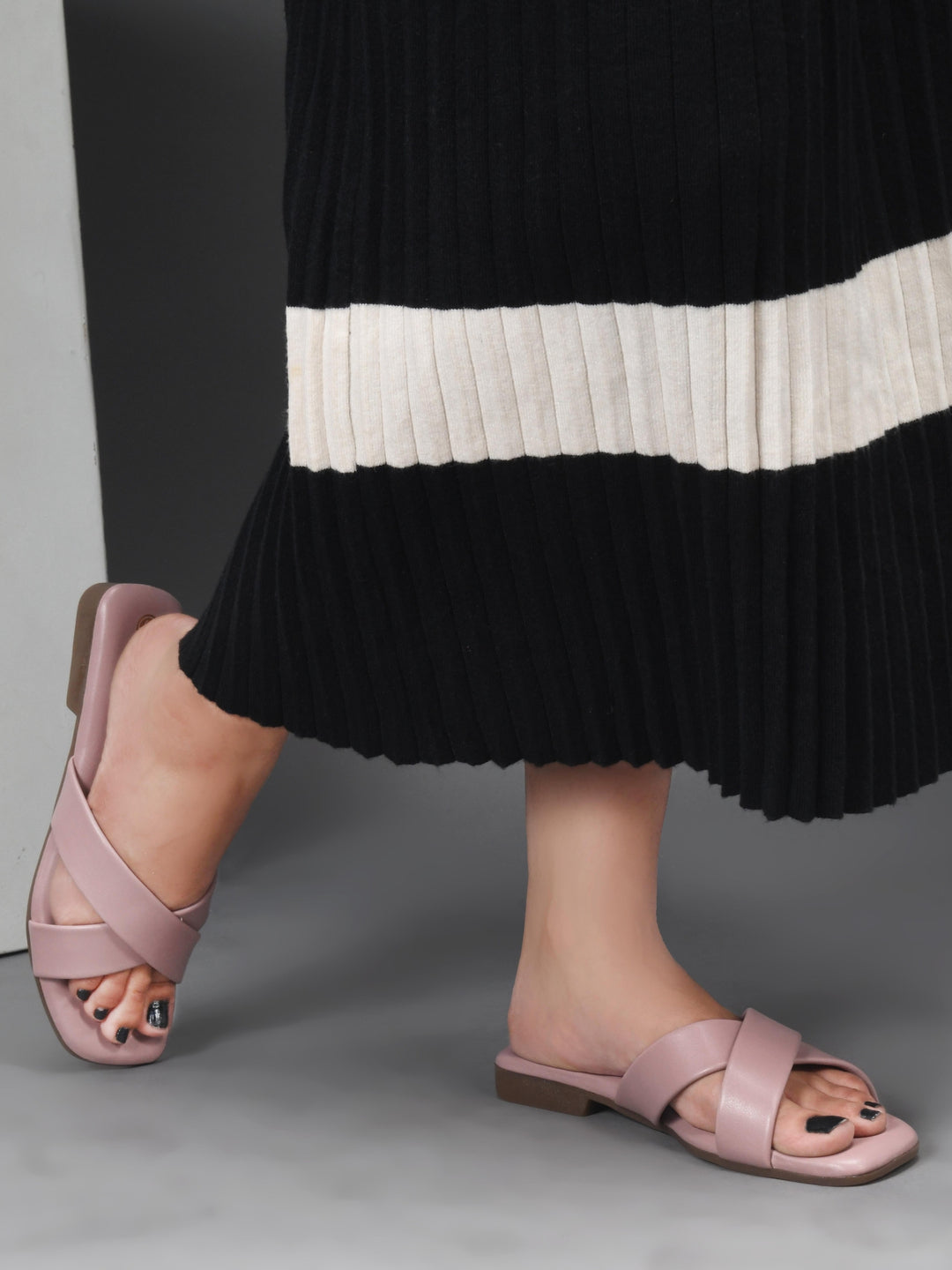 Simple Cross Flats
