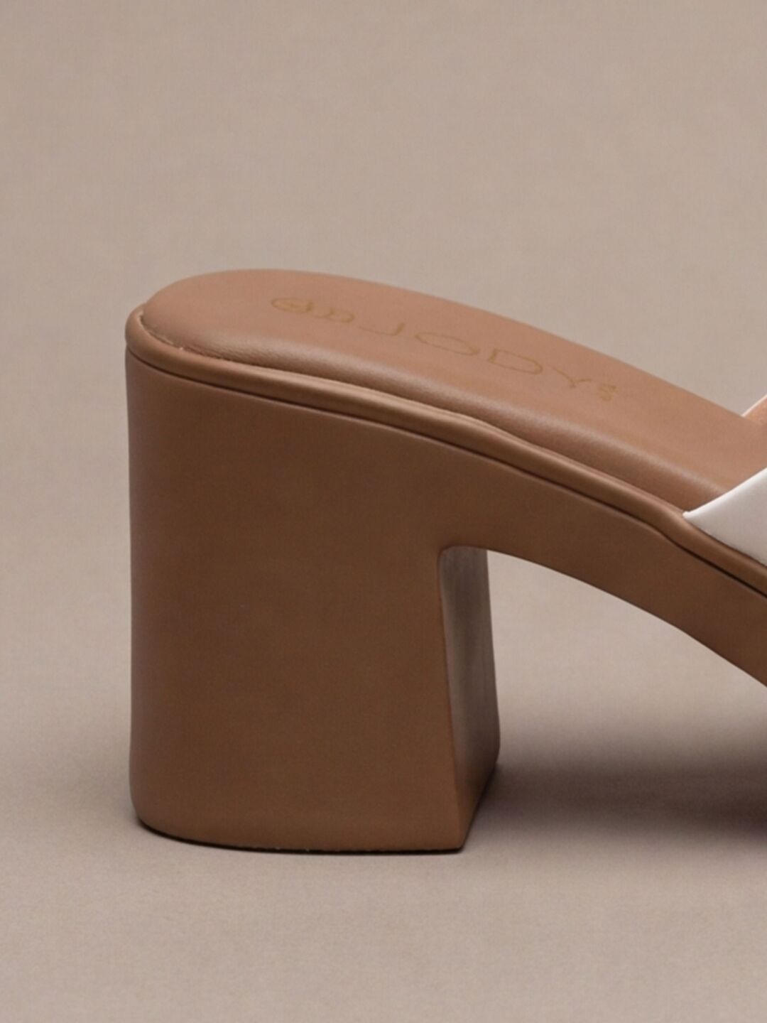 Vanta Heels