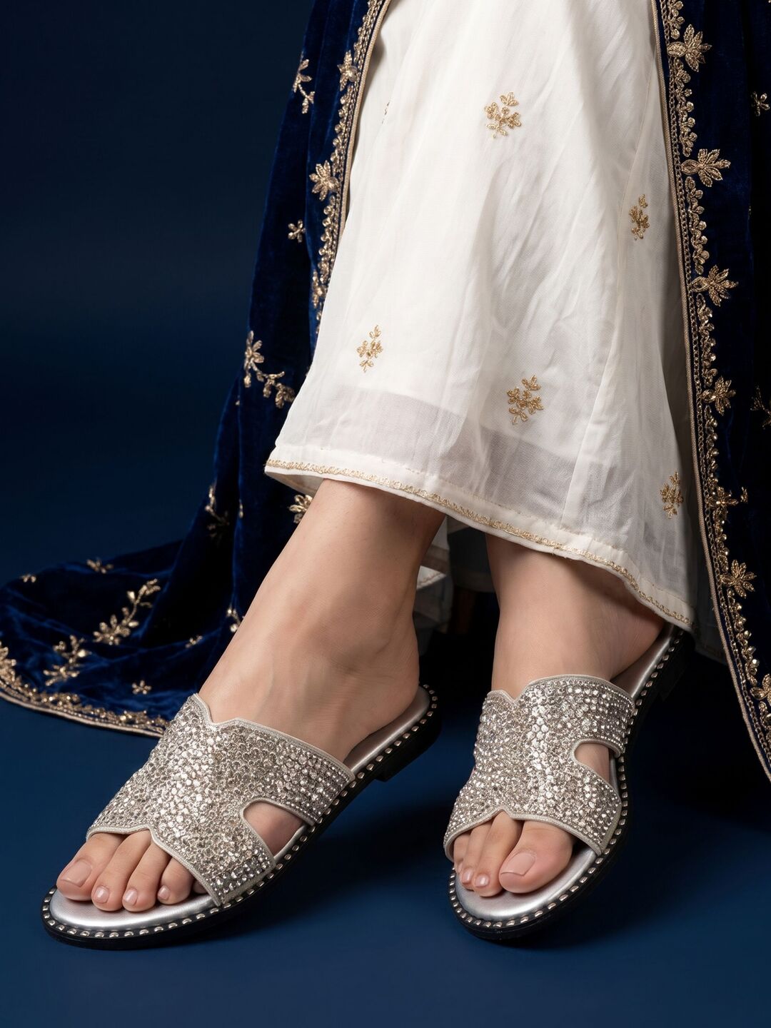 Mehnoor Flats