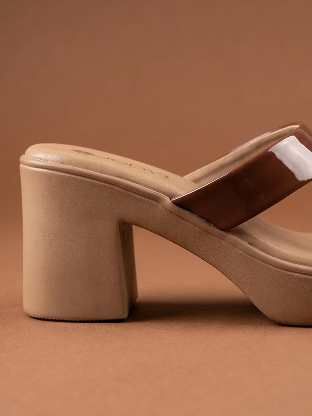 Vanta Heels