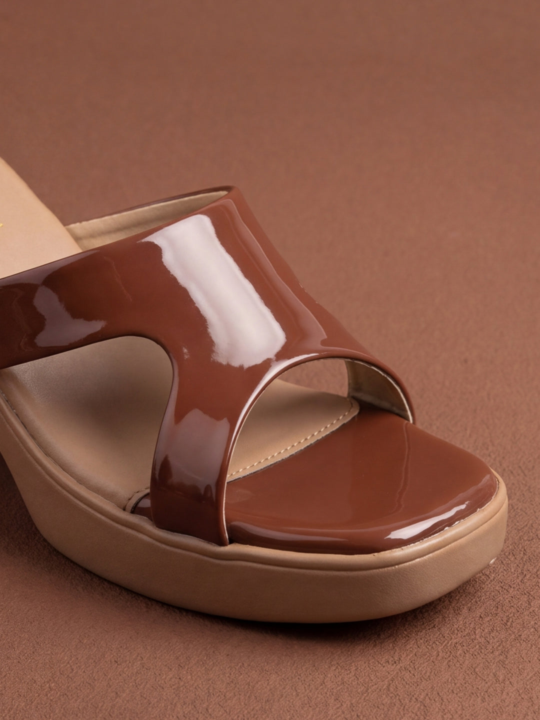 Vanta Heels