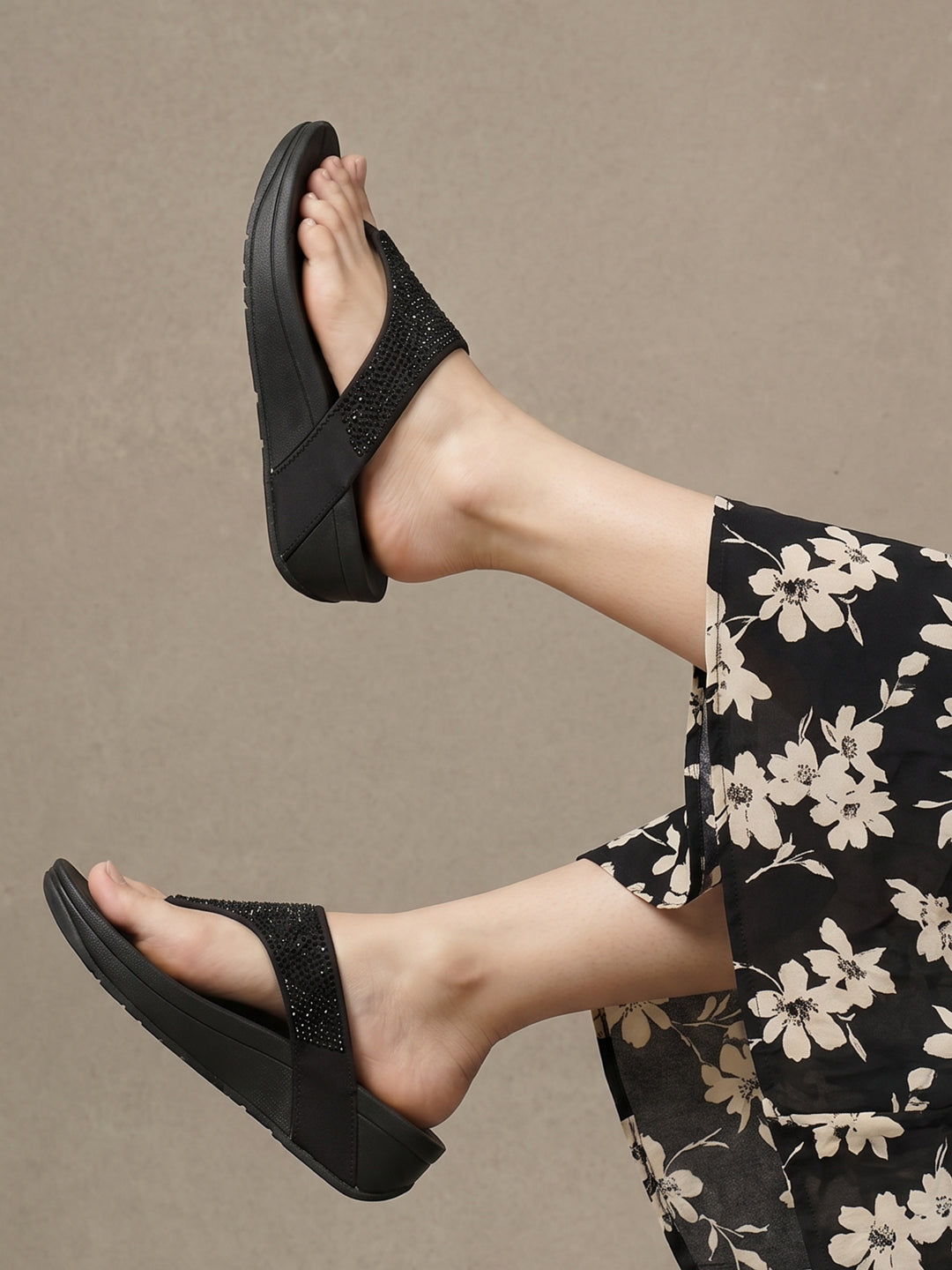 Aira Sandals