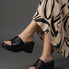Layla Wedges