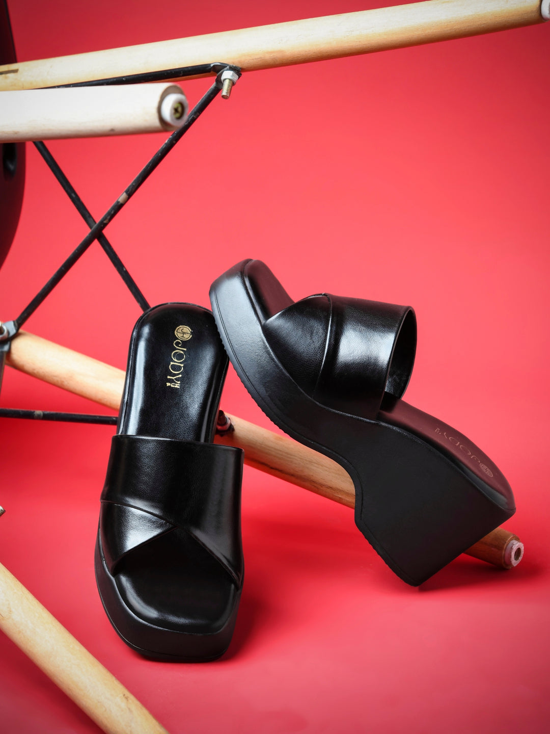 Layla Wedges