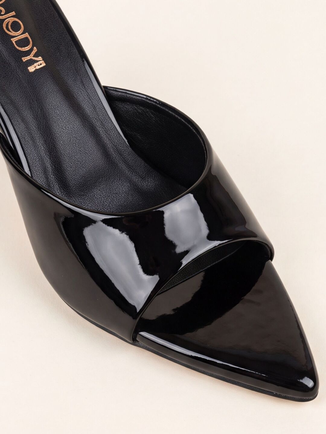 Maven Heels