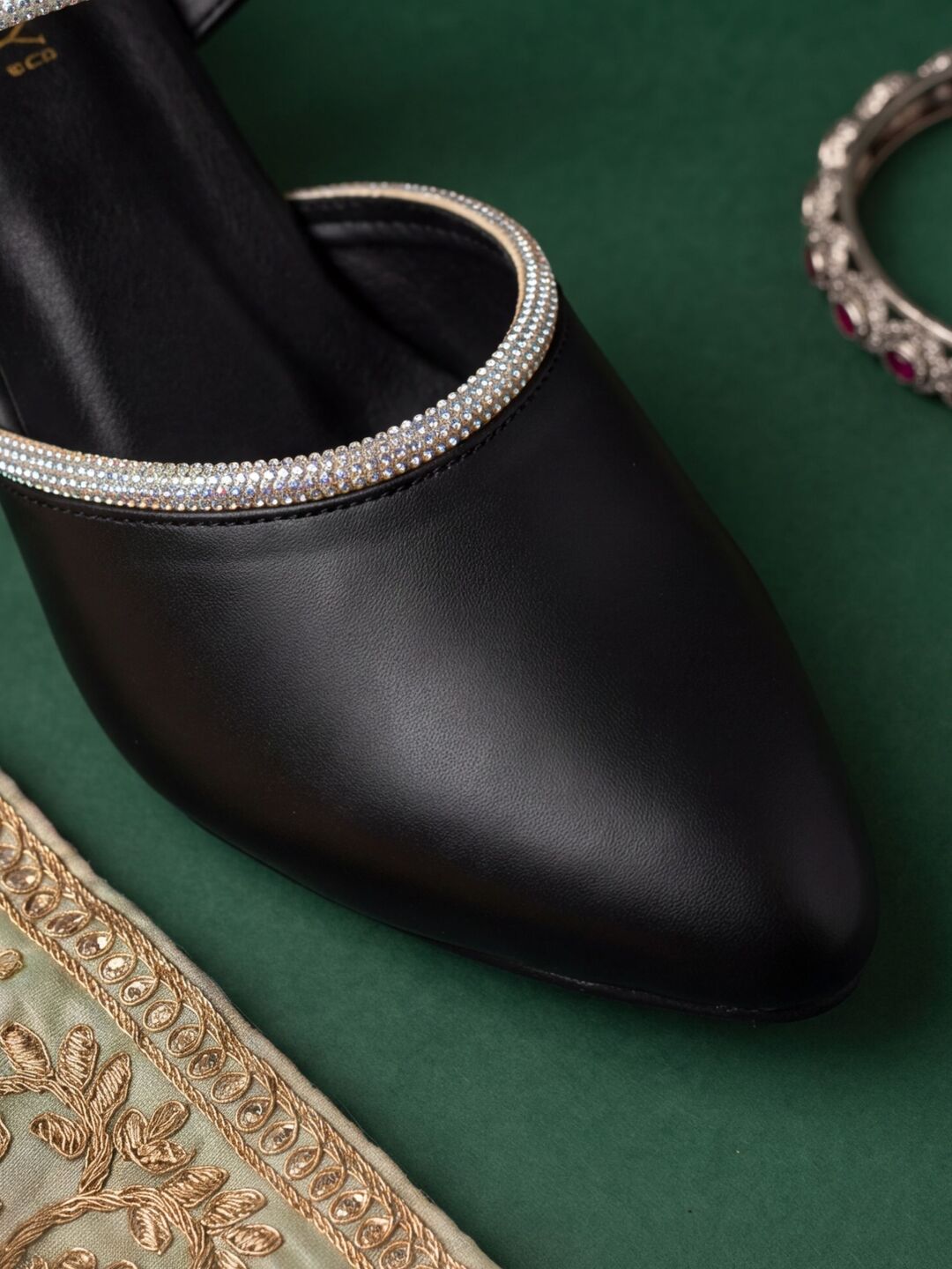Zeenat Heels