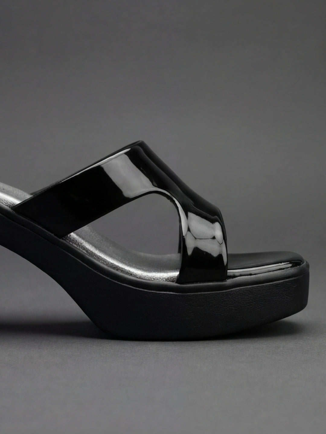 Vanta Heels