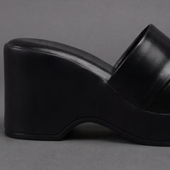 Layla Wedges