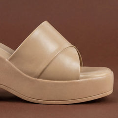Layla Wedges