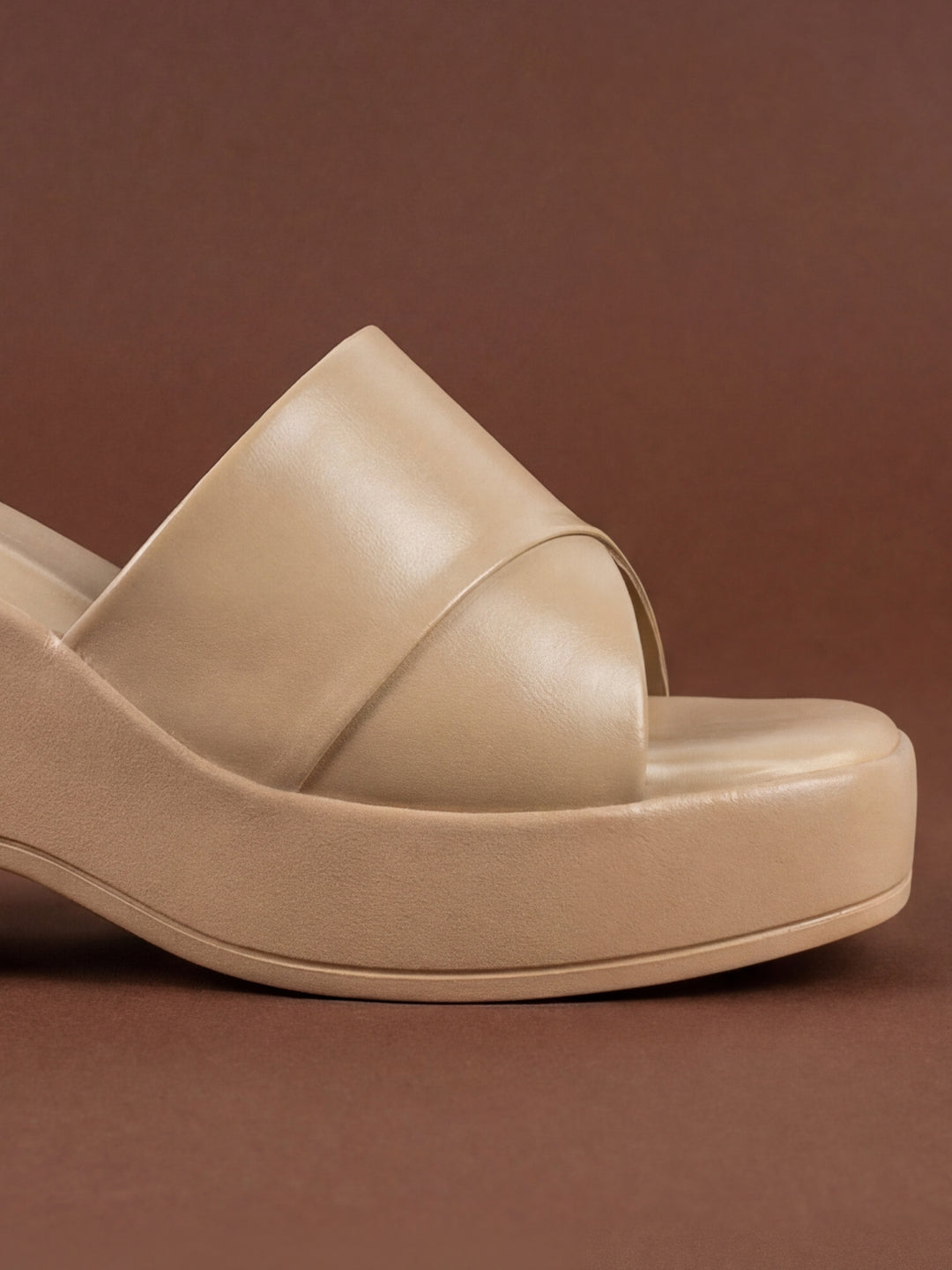 Layla Wedges