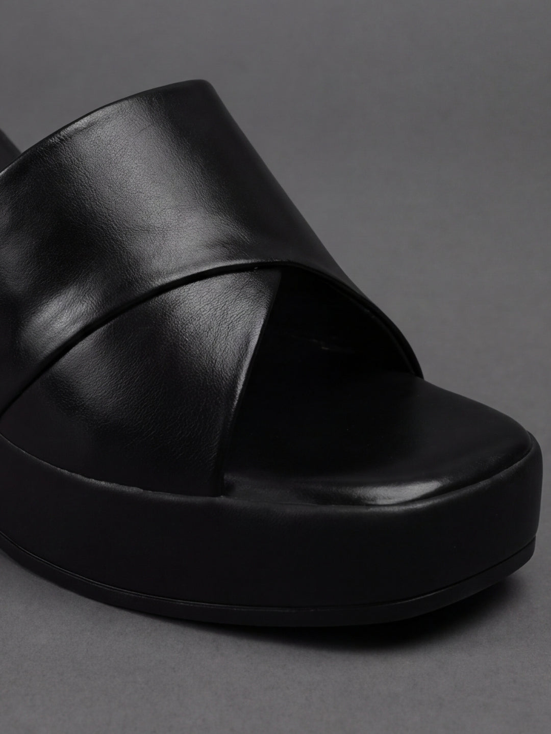 Layla Wedges